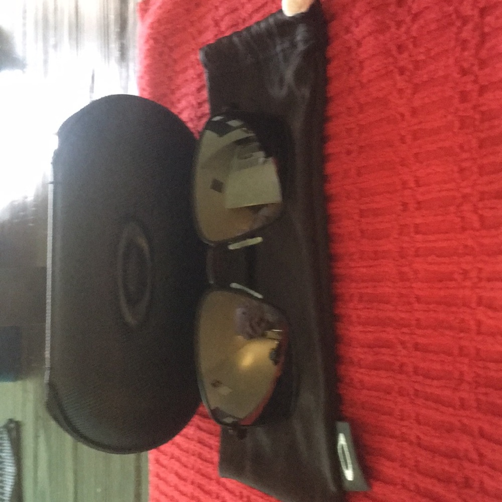 Oakley Polarized men’s sunglasses